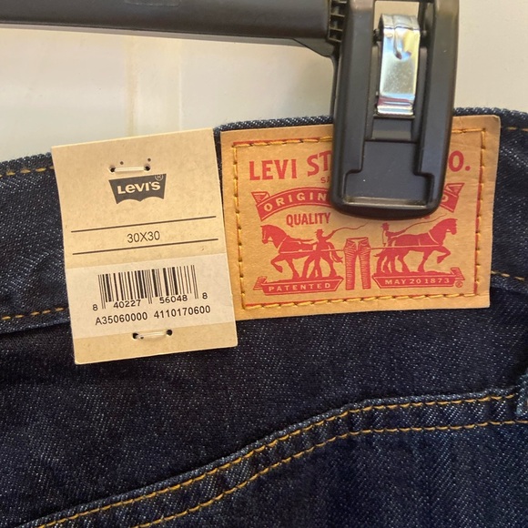NWT Levi's® Premium 80’S MOM WOMEN'S JEANS Size 30 - Picture 7 of 8